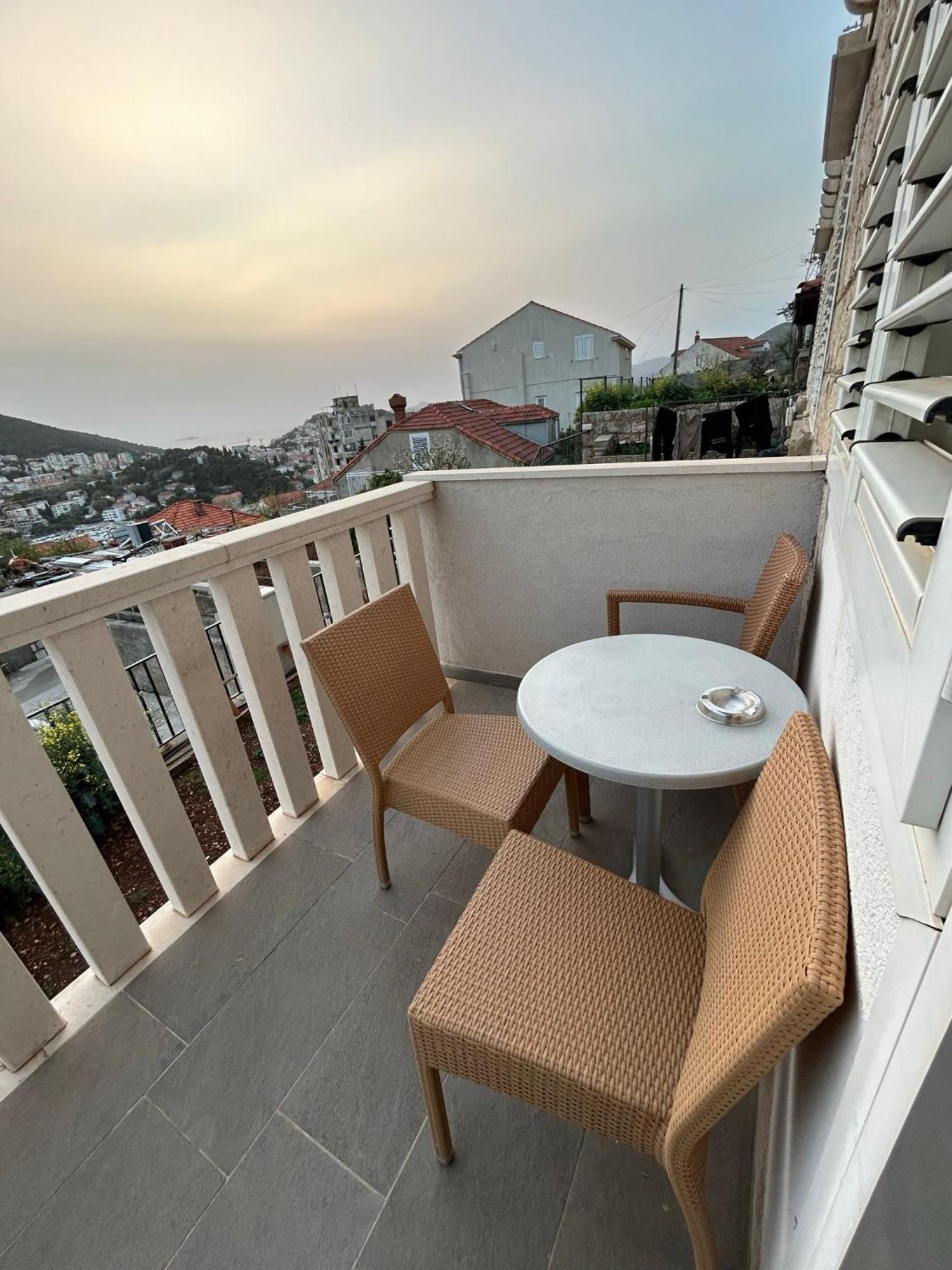 Perina Apartment - Free Parking ดูบรอฟนิก ภายนอก รูปภาพ